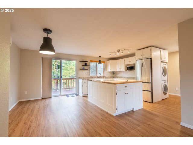 8925 Sw 80TH Ave, Portland, OR 97223