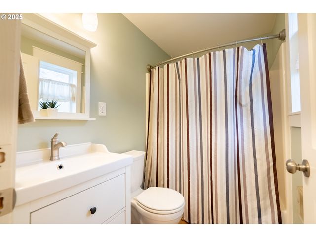 8925 Sw 80TH Ave, Portland, OR 97223