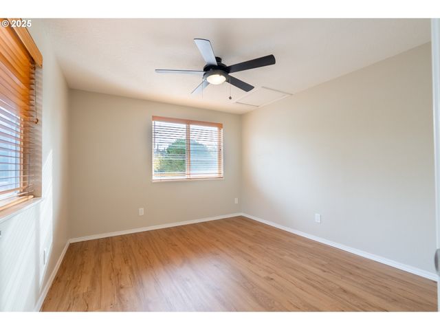 8925 Sw 80TH Ave, Portland, OR 97223