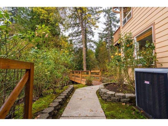 8925 Sw 80TH Ave, Portland, OR 97223