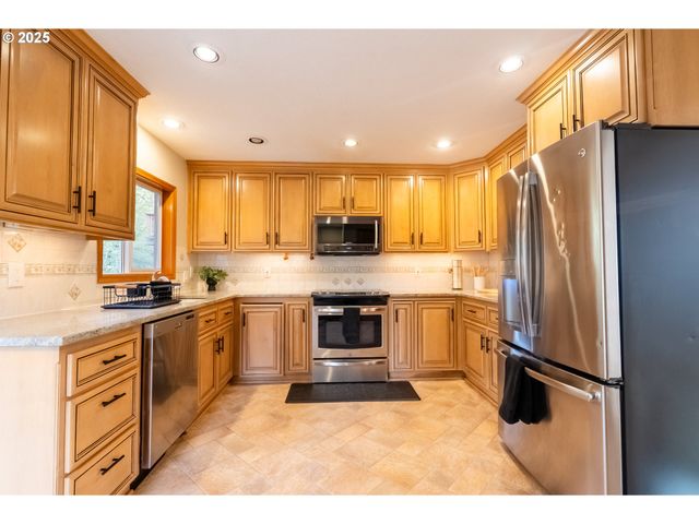 8925 Sw 80TH Ave, Portland, OR 97223