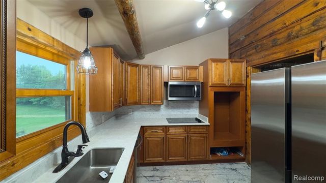 2608 E Sutton Road, Metamora, MI 48455