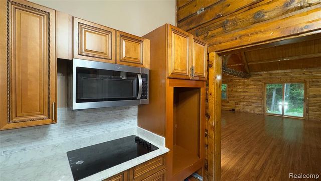 2608 E Sutton Road, Metamora, MI 48455