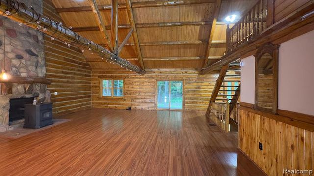 2608 E Sutton Road, Metamora, MI 48455