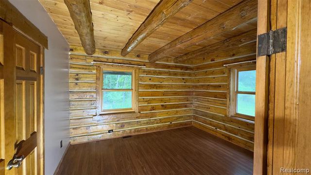 2608 E Sutton Road, Metamora, MI 48455