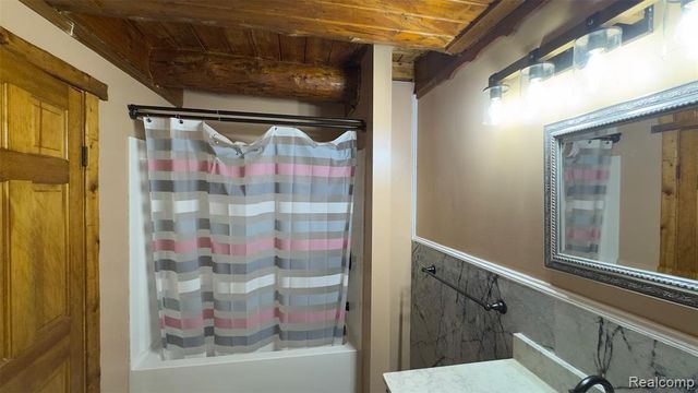 2608 E Sutton Road, Metamora, MI 48455
