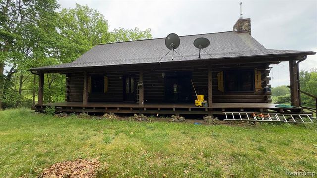 2608 E Sutton Road, Metamora, MI 48455