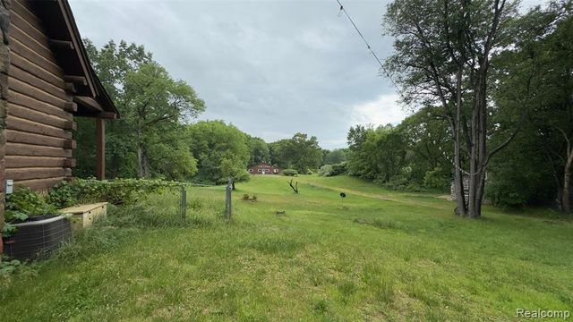 2608 E Sutton Road, Metamora, MI 48455