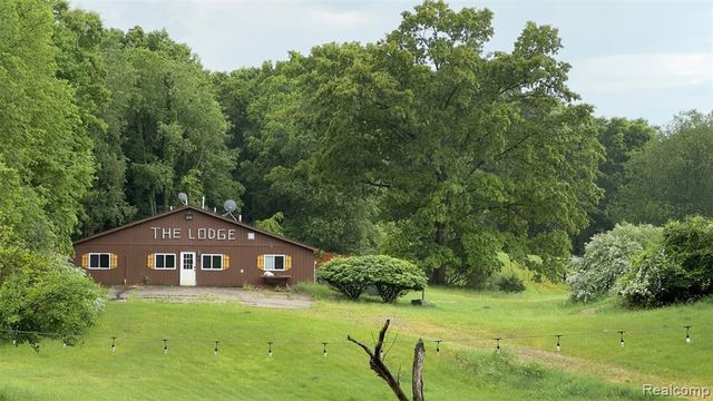 2608 E Sutton Road, Metamora, MI 48455