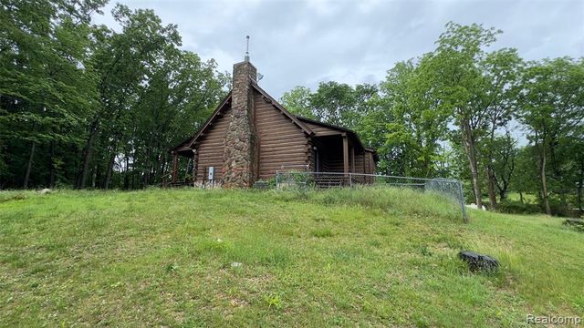 2608 E Sutton Road, Metamora, MI 48455