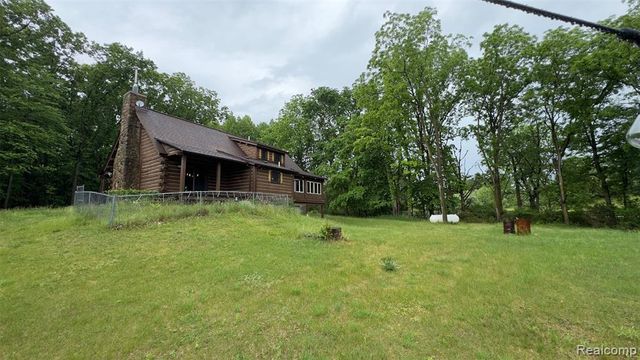 2608 E Sutton Road, Metamora, MI 48455