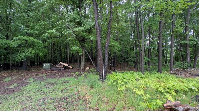 2608 E Sutton Road, Metamora, MI 48455