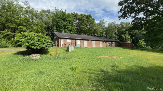 2608 E Sutton Road, Metamora, MI 48455