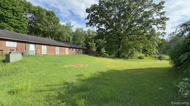2608 E Sutton Road, Metamora, MI 48455