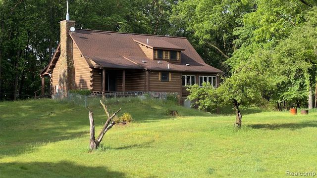 2608 E Sutton Road, Metamora, MI 48455