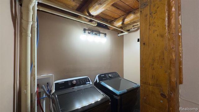 2608 E Sutton Road, Metamora, MI 48455