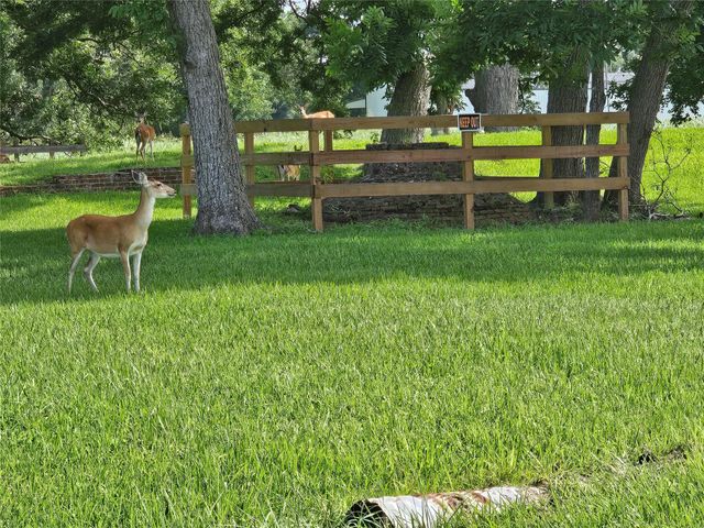 400 Pony Trail, Angleton, TX 77515