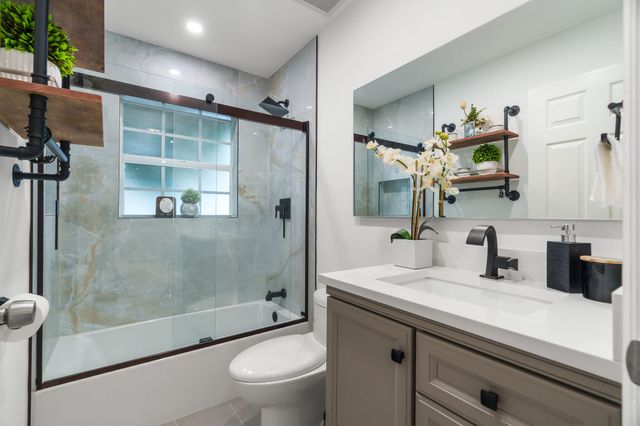 533 NE 1st Avenue, Deerfield Beach, FL 33441