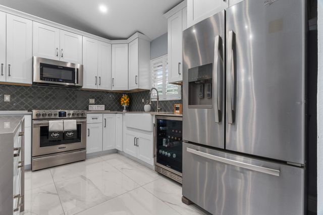 533 NE 1st Avenue, Deerfield Beach, FL 33441