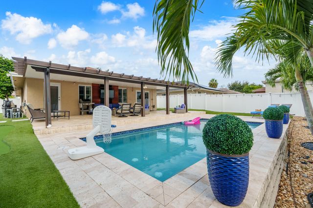 533 NE 1st Avenue, Deerfield Beach, FL 33441