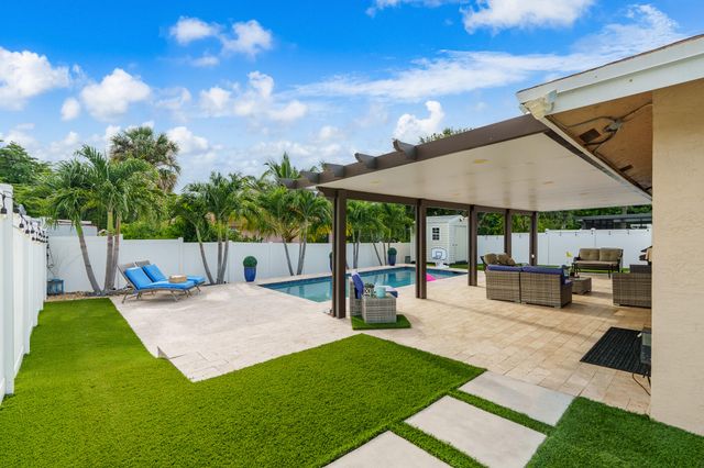 533 NE 1st Avenue, Deerfield Beach, FL 33441