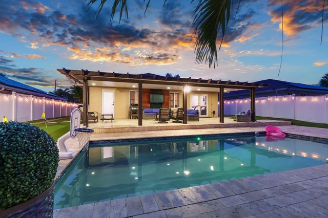 533 NE 1st Avenue, Deerfield Beach, FL 33441