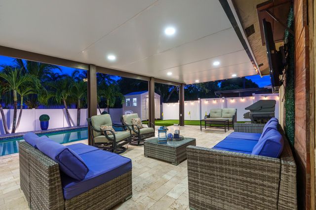 533 NE 1st Avenue, Deerfield Beach, FL 33441