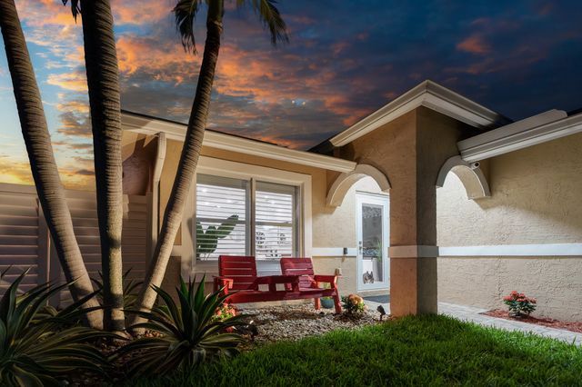 533 NE 1st Avenue, Deerfield Beach, FL 33441