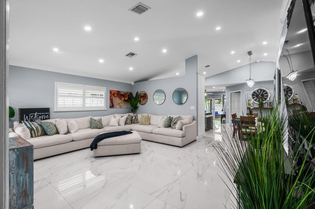 533 NE 1st Avenue, Deerfield Beach, FL 33441