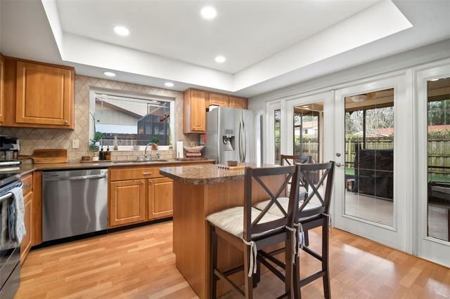 14801 OAK VINE DRIVE, Lutz, FL 33559