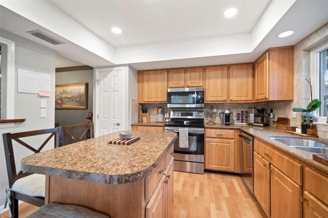 14801 OAK VINE DRIVE, Lutz, FL 33559