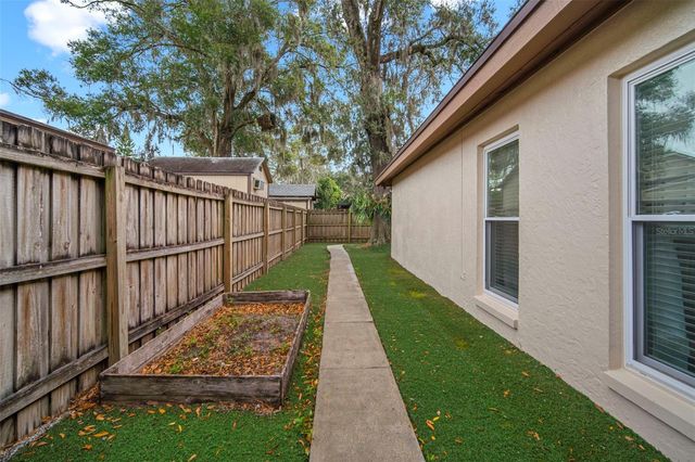 14801 OAK VINE DRIVE, Lutz, FL 33559