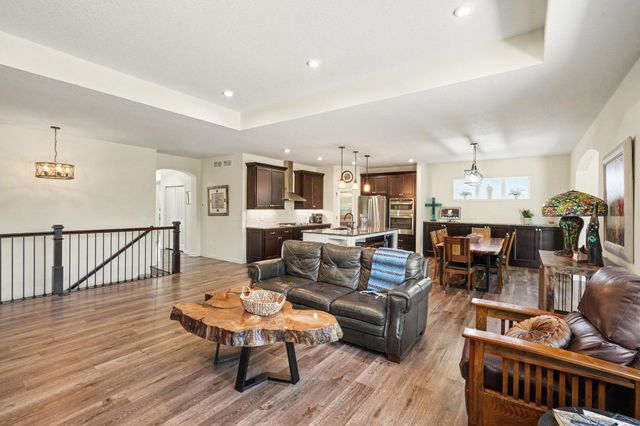 5886 Sheffield Terrace NE, Prior Lake, MN 55372