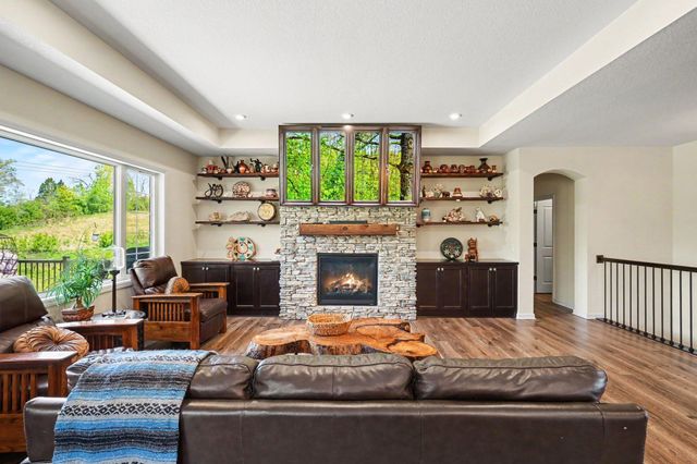5886 Sheffield Terrace NE, Prior Lake, MN 55372