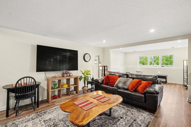 5886 Sheffield Terrace NE, Prior Lake, MN 55372