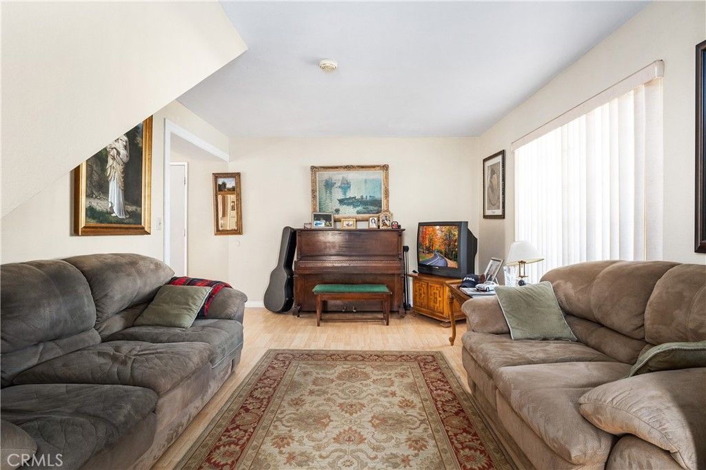 Image 19 of property listing at 39317 Beacon Lane, Palmdale, CA 93551