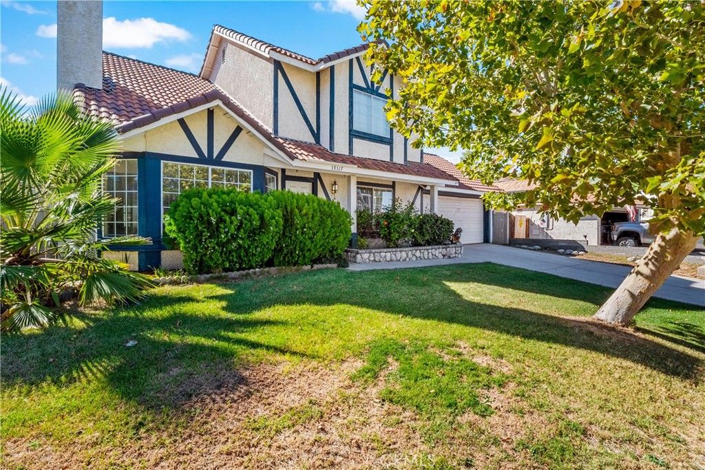Image 2 of property listing at 39317 Beacon Lane, Palmdale, CA 93551
