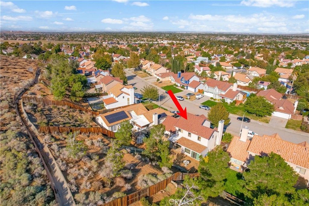 Image 9 of property listing at 39317 Beacon Lane, Palmdale, CA 93551