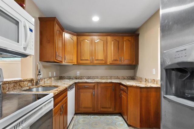 111 Coburn Avenue # 189H, Nashua, NH 03063