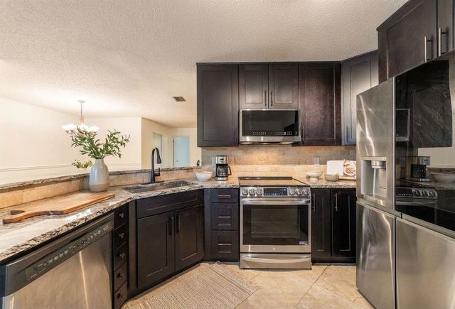 111 Lobelia Rd, St Augustine, FL 32086