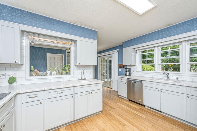 1059 S Shem Drive, Mount Pleasant, SC 29464