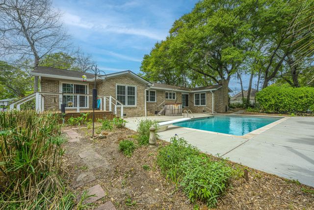 1059 S Shem Drive, Mount Pleasant, SC 29464