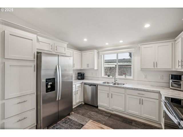 1999 JANSEN Way 16, Woodburn, OR 97071