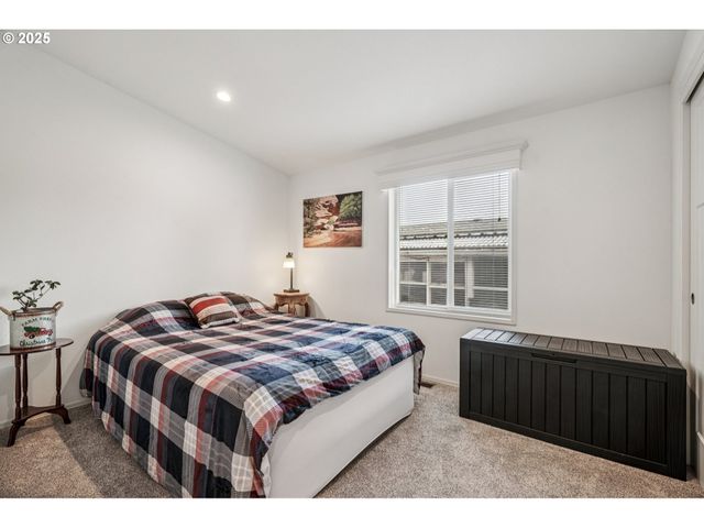 1999 JANSEN Way 16, Woodburn, OR 97071