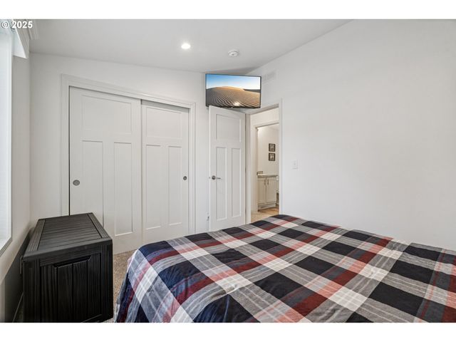 1999 JANSEN Way 16, Woodburn, OR 97071