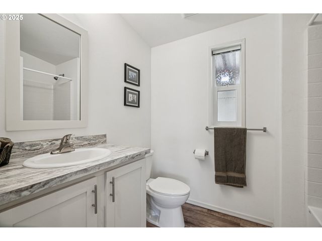 1999 JANSEN Way 16, Woodburn, OR 97071