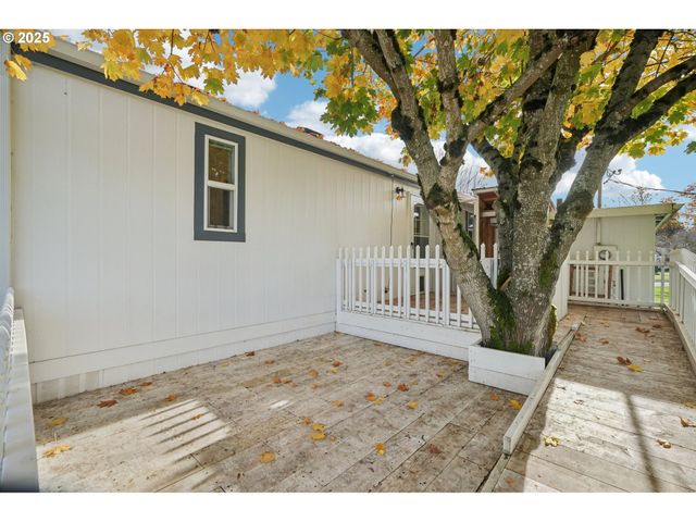 1999 JANSEN Way 16, Woodburn, OR 97071