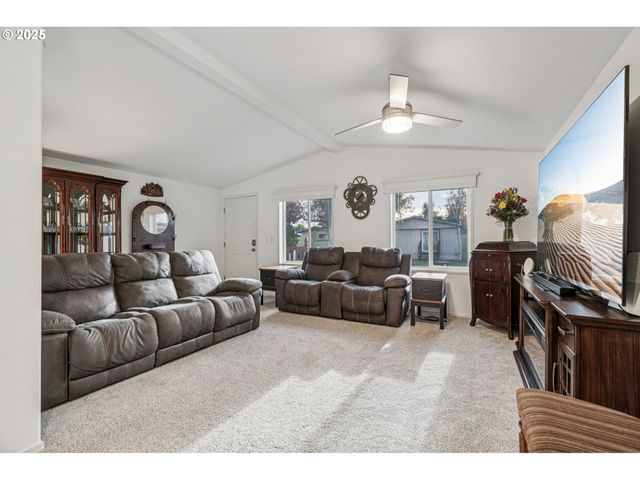 1999 JANSEN Way 16, Woodburn, OR 97071