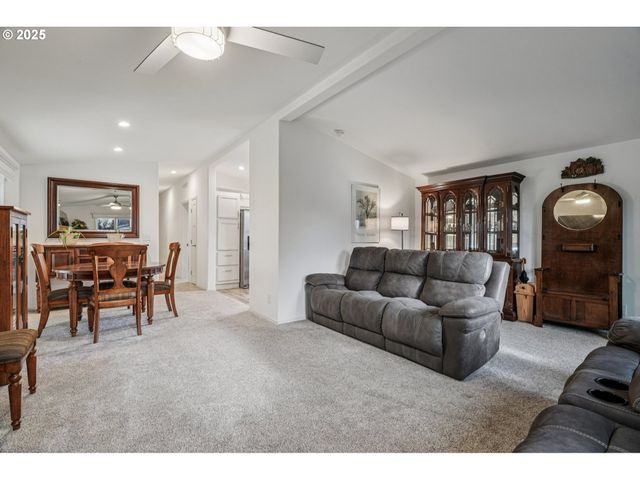 1999 JANSEN Way 16, Woodburn, OR 97071