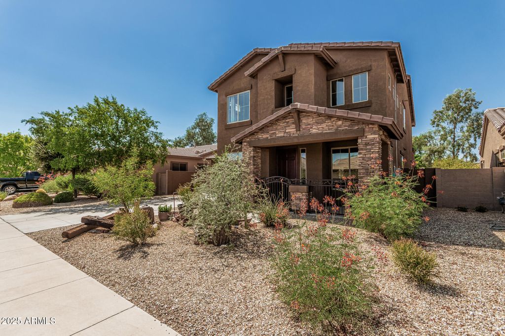18152 W PARADISE Lane, Surprise, AZ 85388 — photo 2